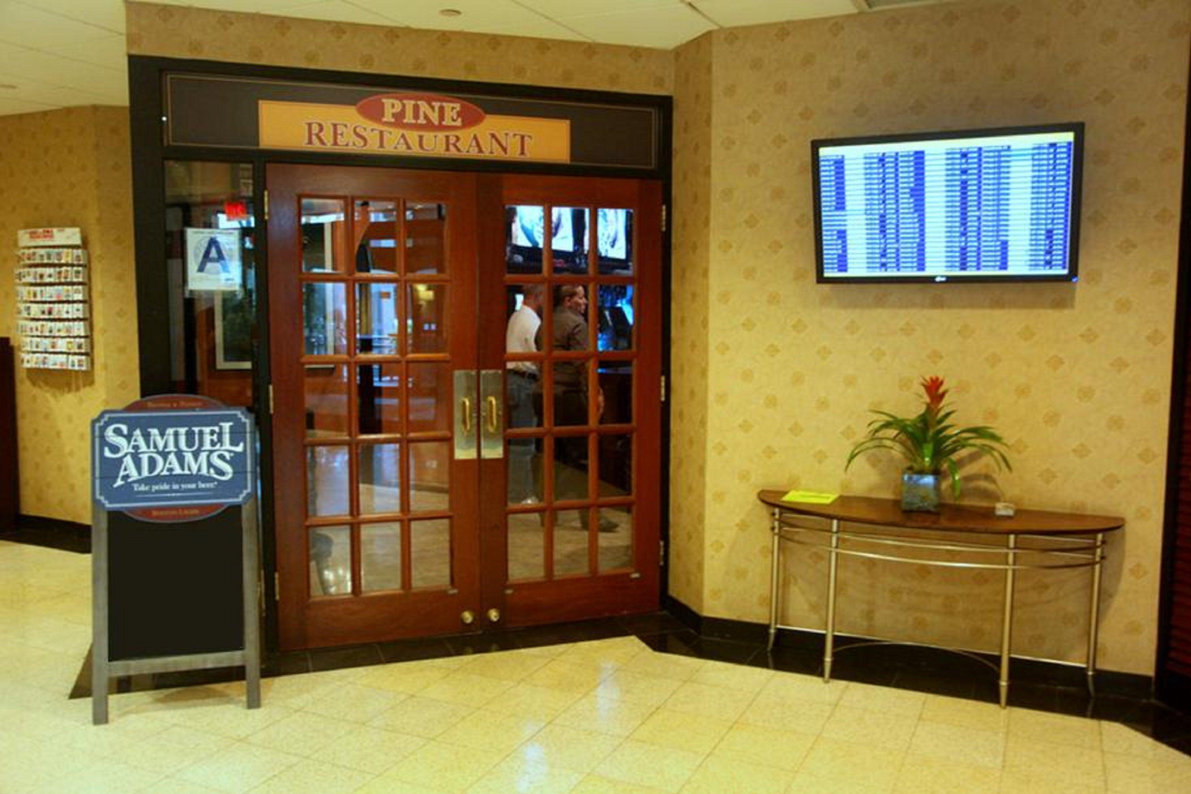 The Laguardia Hotel นิวยอร์ก ภายนอก รูปภาพ