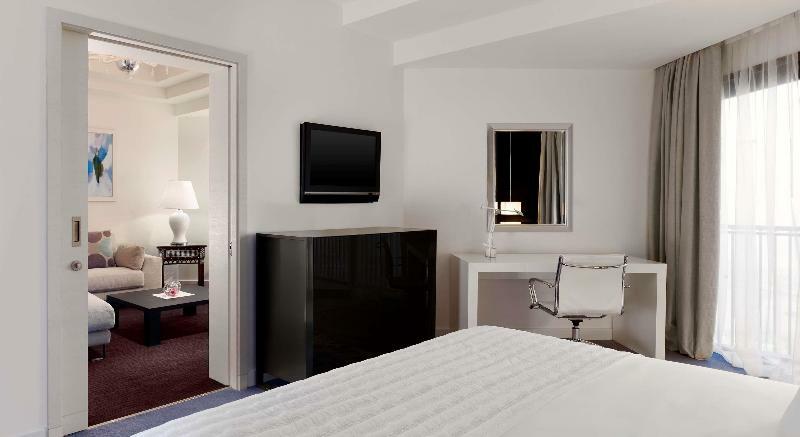 The Laguardia Hotel นิวยอร์ก ภายนอก รูปภาพ